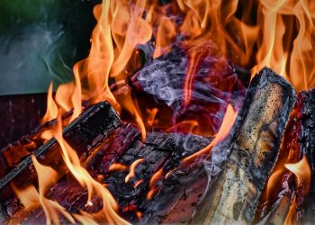 Kraków: Mężczyzna palił węglem w piecu. Został skazany na miesiąc ograniczenia wolności