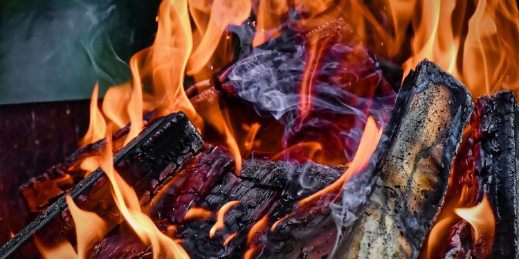 Kraków: Mężczyzna palił węglem w piecu. Został skazany na miesiąc ograniczenia wolności