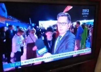 Reporter TVP nie wiedział, że jest na żywo. „Ku**a, nie da rady” [WIDEO]