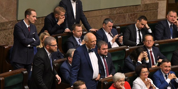 Kontrowersyjny pomysł Bosaka dotyczący gospodarki. Zareagował Korwin-Mikke