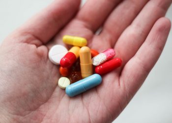 Do środowiska naturalnego trafia coraz więcej leków