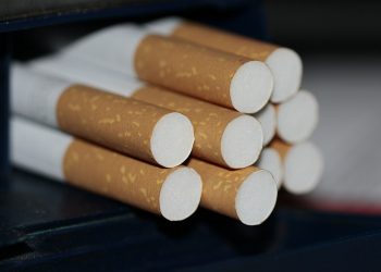 Naukowcy chcą zakazać sprzedaży papierosów z filtrem? Ich zdaniem są szkodliwe