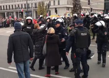 Policja wyprowadziła Scheuring-Wielgus z trasy Marszu Niepodległości. „To oni są zagrożeniem!”