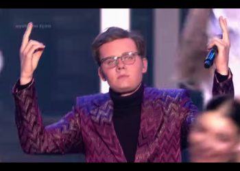 „Ona by tak chciała” w programie „Twoja Twarz Brzmi Znajomo”. Występ bije rekordy popularności [WIDEO]