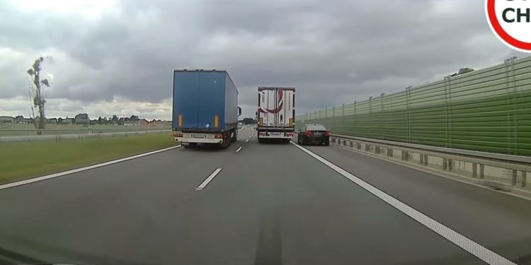 Groźna sytuacja na S8. Kierowca BMW postanowił „ukarać” ciężarówkę [WIDEO]