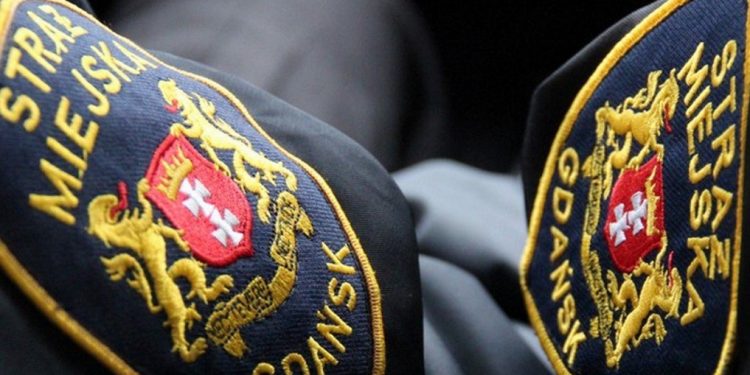 Poszła z mężem do dentysty. Mężczyzna czekał na nią 10 godzin