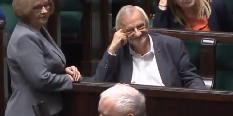 terlecki poseł płakał