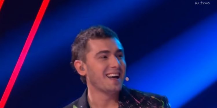 Internauci zażenowani zachowaniem Bednarka w finale „The Voice of Poland”. „Za dużo wyjarałeś”