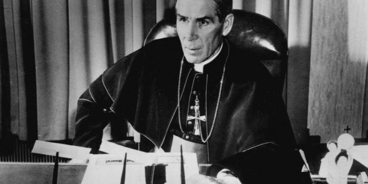 Wstrzymano beatyfikację abp Fultona Sheena!