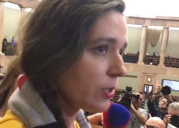 Jachira zaprosiła gościa do Sejmu. Wyniosła go straż [WIDEO]