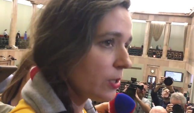 Jachira zaprosiła gościa do Sejmu. Wyniosła go straż [WIDEO]