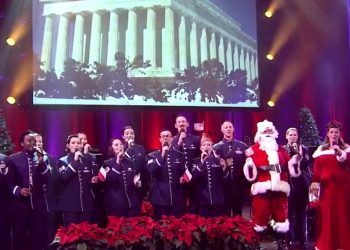 Amerykańscy żołnierze przygotowali się na święta. Zaśpiewali hitowy utwór po polsku. Jak wyszło? [WIDEO]