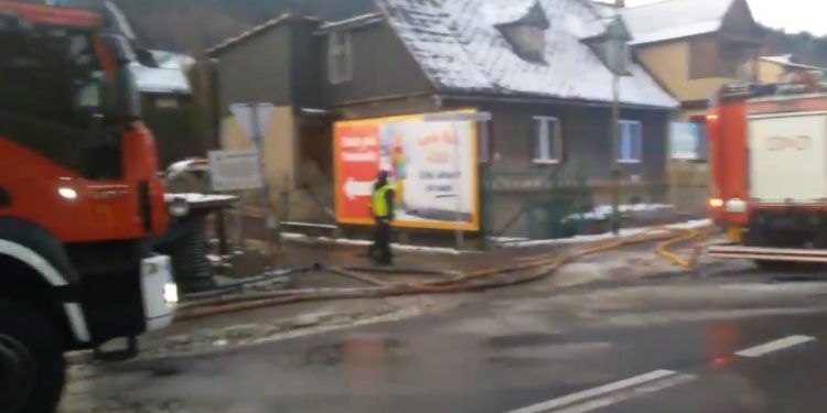 Fatalne warunki akcji ratunkowej w Szczyrku. Dziennikarz publikuje nagrania [WIDEO]