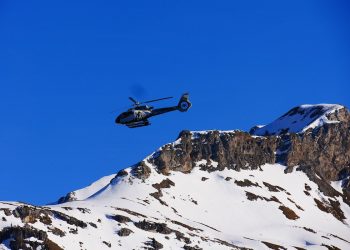 Zwłoki turysty znalezione przy górskim schronisku. Były zamarznięte