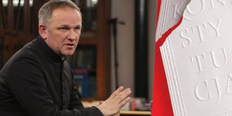 Opłatek w formie „Konstytucji”. Zdjęcie opublikowane przez duchownego wywołało burzę w sieci