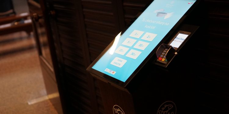 Kraków. Pierwszy ofiaromat stanął w kościele [FOTO]