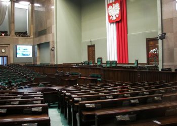 Biejat: Krzyż w Sejmie należy zdjąć. „Przestrzeń publiczna”