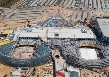 Wręcza: Budowa największego zadaszonego aquaparku w Europie dobiega końca. Niedługo otwarcie [WIDEO]