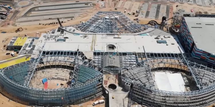 Wręcza: Budowa największego zadaszonego aquaparku w Europie dobiega końca. Niedługo otwarcie [WIDEO]