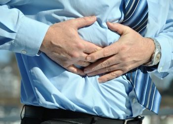 Kiedy jemy dużo i tłusto, organizm nie nadąża z trawieniem