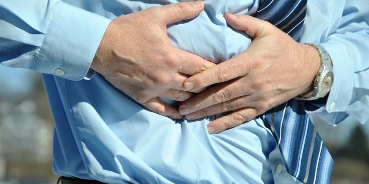 Kiedy jemy dużo i tłusto, organizm nie nadąża z trawieniem