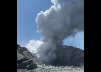 Wulkan wybuchł, gdy byli tam turyści! Są ofiary [WIDEO]