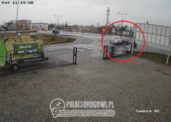 Śrem: Pieszy oszukał przeznaczenie. Znalazł się w centrum strasznego wypadku [WIDEO]