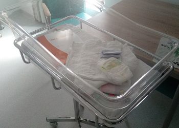 Niemcy. Pielęgniarka próbowała zabić pięcioro noworodków