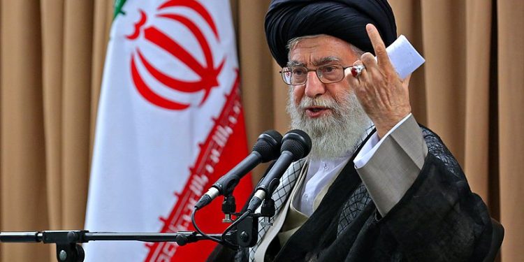 Ali Chamenei po ataku na bazy USA mówi o „małym, ale złym kraju w Europie”