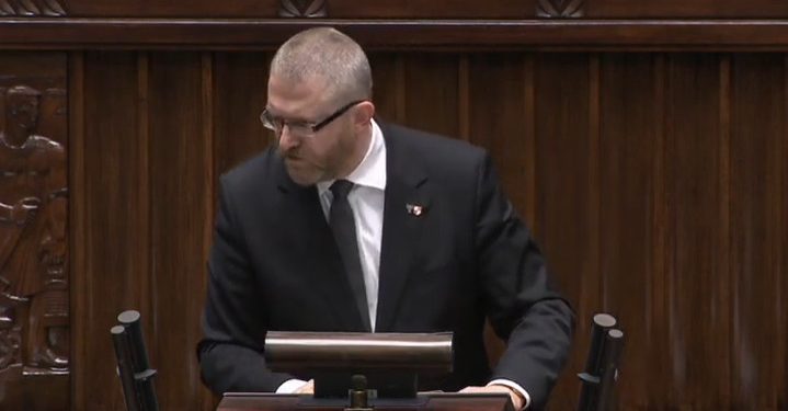 Braun w Sejmie: „Wy chcecie, żeby polskie wojska były siłami okupacyjnymi!” [WIDEO]