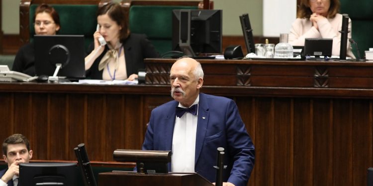 Korwin-Mikke atakuje Trumpa. „Albo jest to kompletny idiota, albo jest to agent rosyjski” [WIDEO]