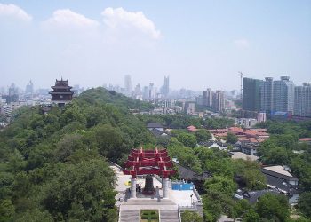 Polacy przebywają w Wuhan! GIS: „Wiemy o ok 23 osobach”