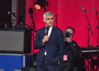 Burmistrz Londynu uderza w Polskę za „pisanie historii na nowo”