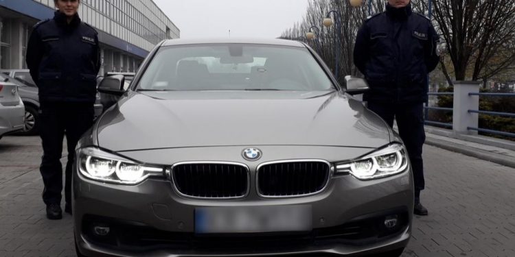 Policjanci zatrzymali auto z cofniętym licznikiem. Winnemu grozi surowa kara