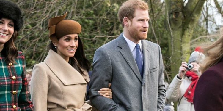 Dlaczego Meghan i Harry „wypisali się” z rodziny królewskiej? Przyjaciel księcia uchylił rąbka tajemnicy