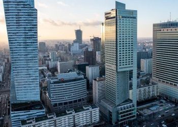 Firmy mają w czym wybierać. Nadal będzie przybywać nowych biurowców. Starsze budynki mają problem