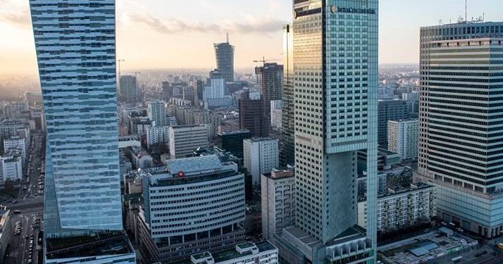 Firmy mają w czym wybierać. Nadal będzie przybywać nowych biurowców. Starsze budynki mają problem