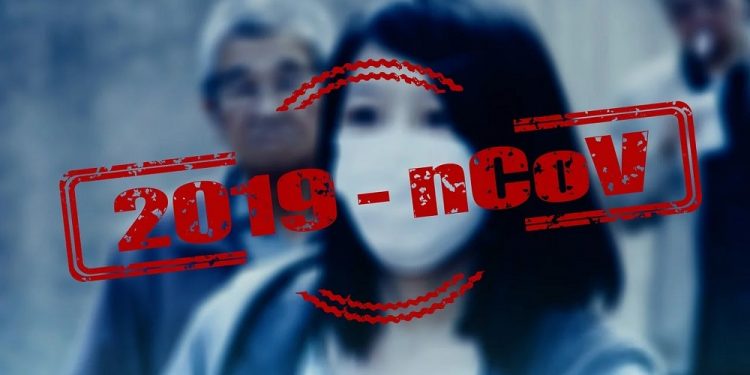 kobieta w masce 2019-nCoV