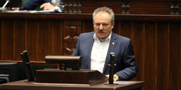 „Przez czterdzieści lat nie osiągnął dosłownie niczego”. Marek Jakubiak o kandydacie Konfederacji