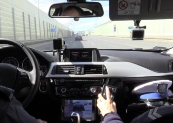 Nastolatek pędził prawie 150 km/h przez miasto. Miał prawo jazdy od miesiąca [WIDEO]