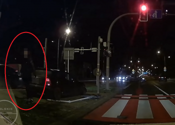 ”Było przecież pomarańczowe!” Kuriozalne zachowanie kierowcy Hondy [WIDEO]