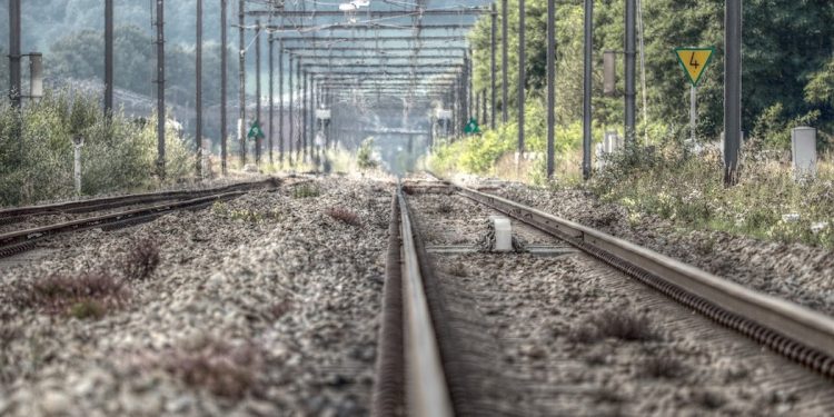 Tragedia na torach. Szynobus śmiertelnie potrącił mężczyznę
