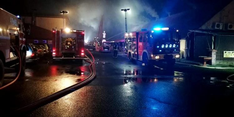 Strażacy spóźnili się do pożaru, bo… dyżurny był w toalecie