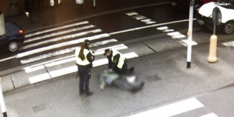 Gliwice. Mężczyzna umarł na ulicy. Nikt nie pomógł