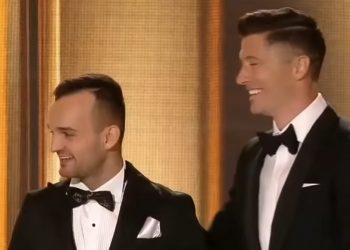 Zmarzlik pokonał Lewandowskiego i wywołał burzę w mediach. Dziennikarz porównał żużel do wyścigów… wielbłądów