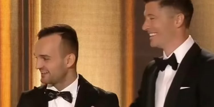 Zmarzlik pokonał Lewandowskiego i wywołał burzę w mediach. Dziennikarz porównał żużel do wyścigów… wielbłądów