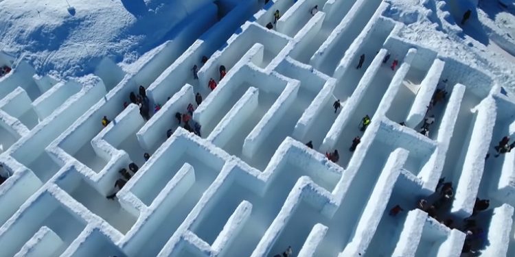 Śnieżny labirynt w Zakopanem otwarty! Największy w świecie [WIDEO]