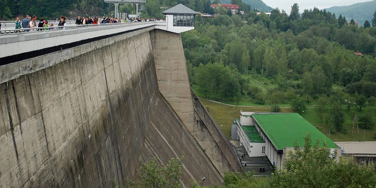 Skoczył z zapory w Solinie. Nie udało się go uratować