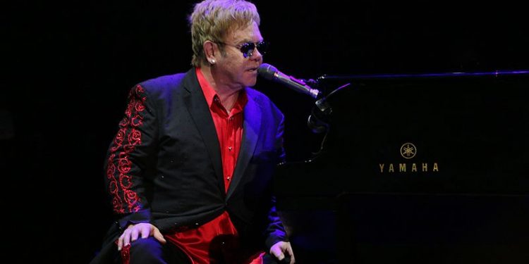 Elton John przerwał koncert. „Nie mogę śpiewać”