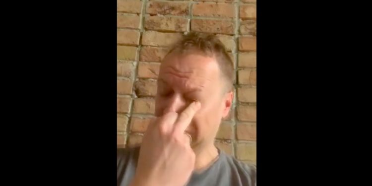 Maciej Stuhr drwi z gestu Lichockiej. „Przepraszam, wzruszyłem się” [WIDEO]